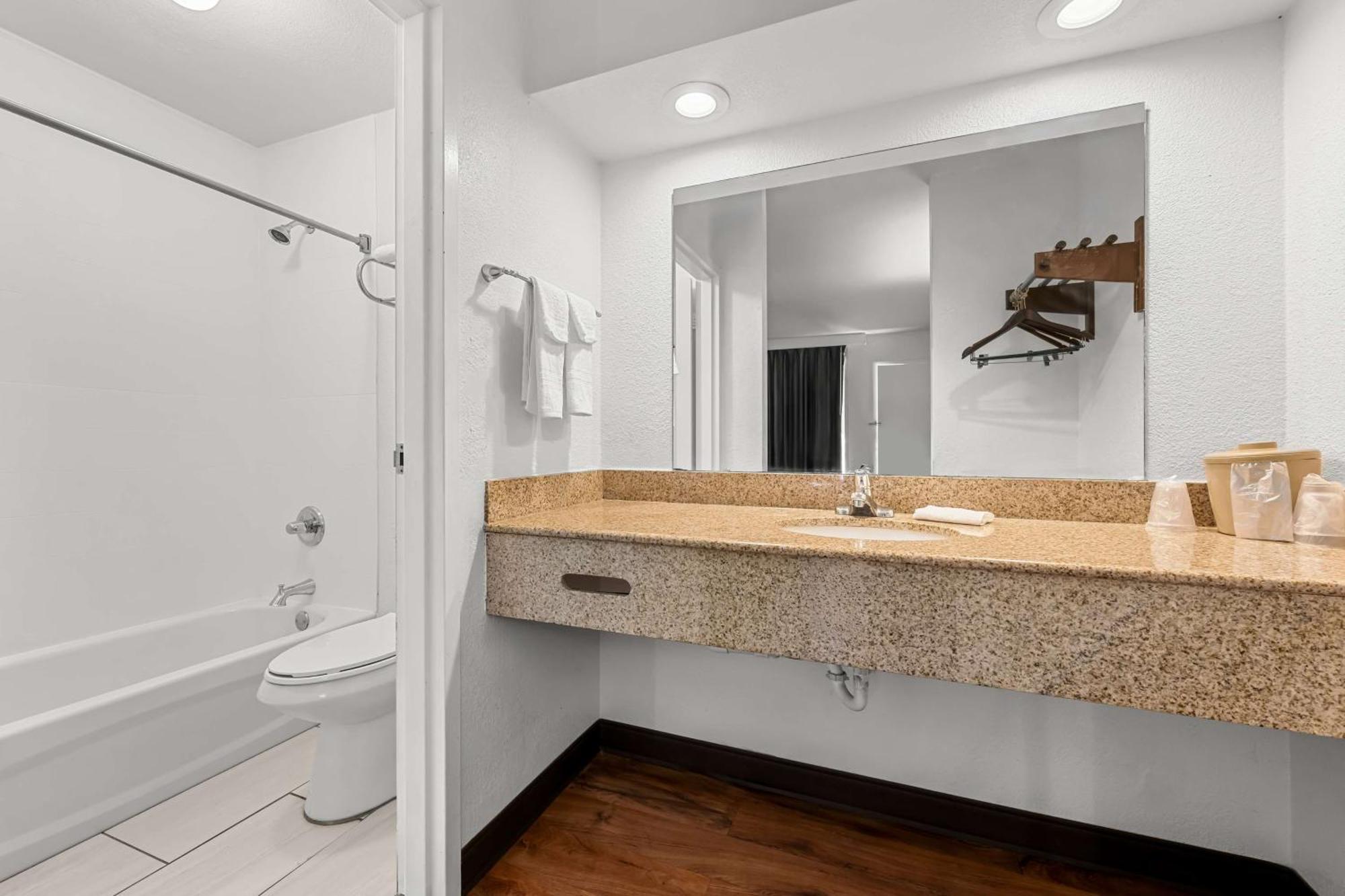 Americas Best Value Inn Hamilton Esterno foto